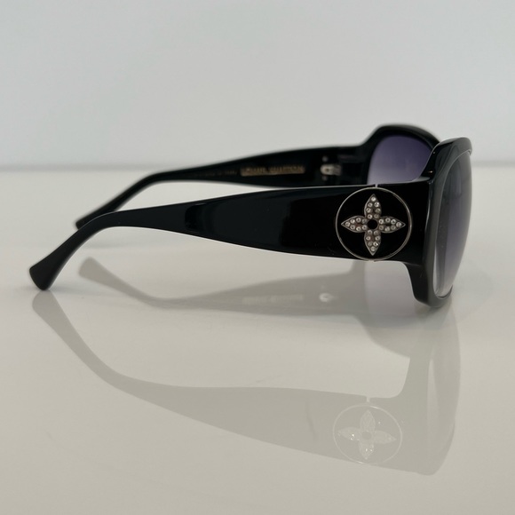 LOUIS VUITTON EMBELLISHED BLACK SUNGLASSES - Picture 5 of 17
